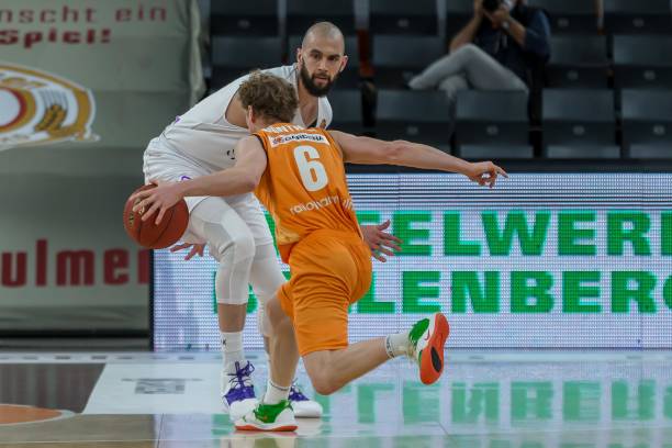 新华社提出 新华社提出