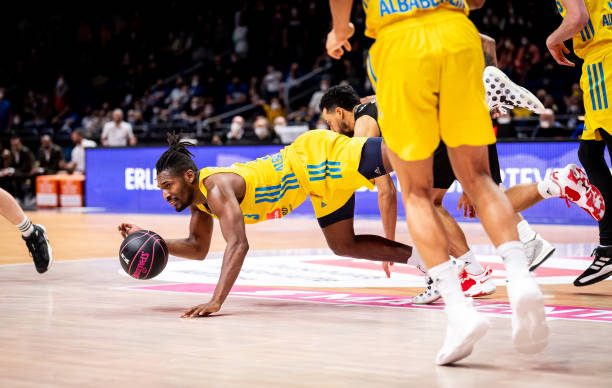 中的稳健表 中的稳健表