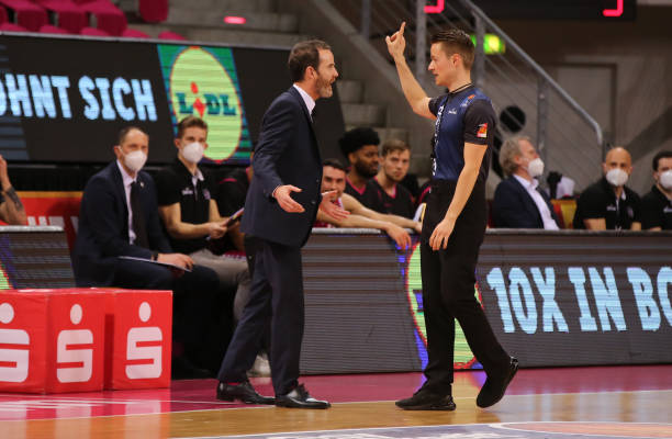 次撕开对方 次撕开对方